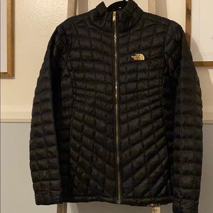 Women’s Northface Thermoball Jacket